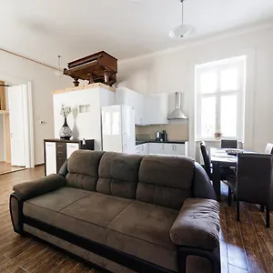 Albergue Urban, Budapeste