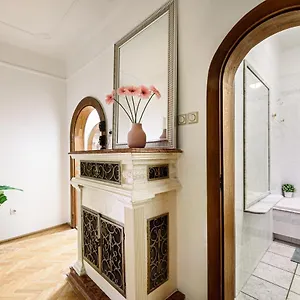 Stylish Homes Downtown Buda Otel